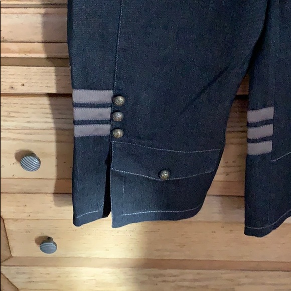 Capris - Picture 2 of 4